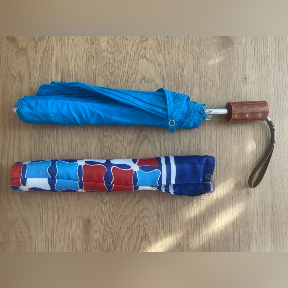 Vintage Retro Umbrella | Wood Handle | Red White Blue Pattern‎